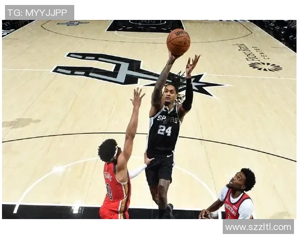 福克斯全能表现助马刺战胜独行侠克莱贡献12分展现实力